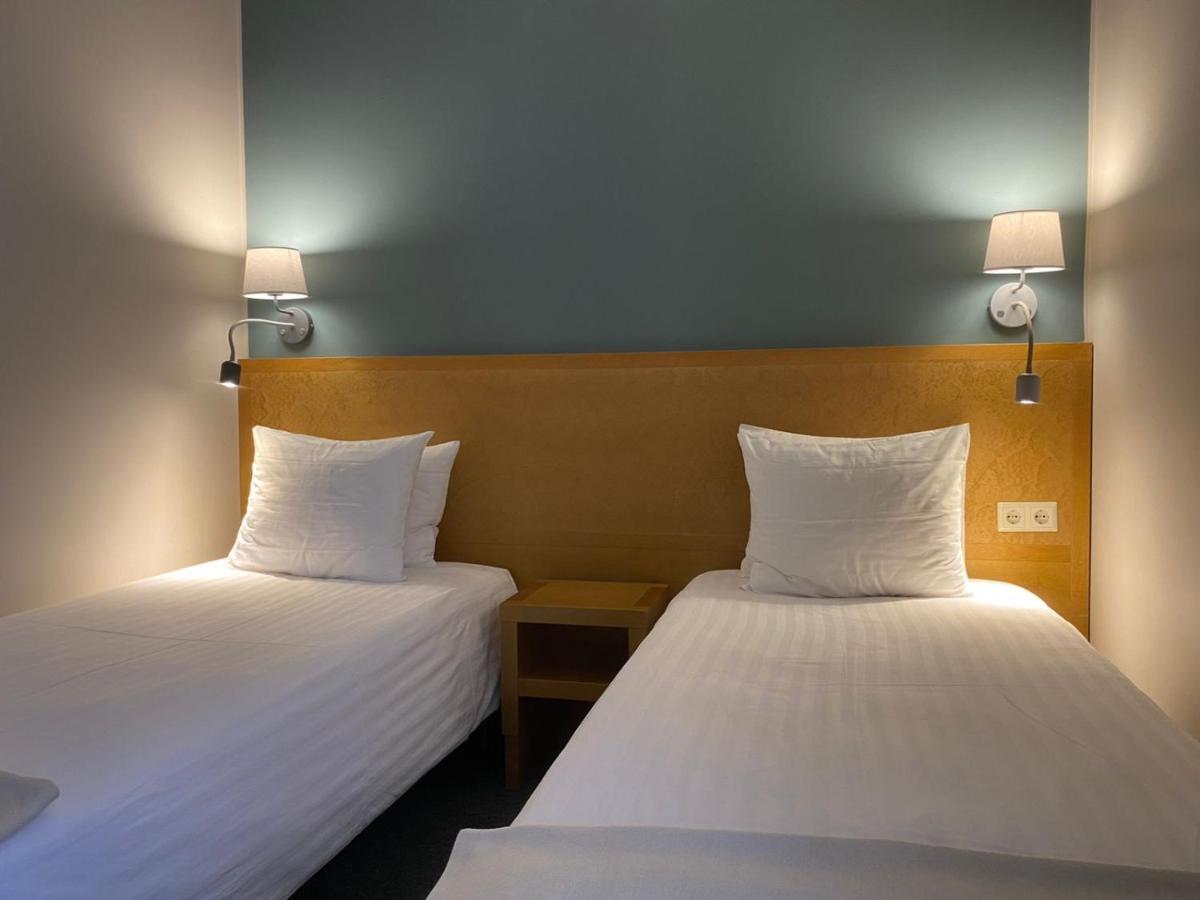 Hotel Kolumbs Liepāja Dış mekan fotoğraf