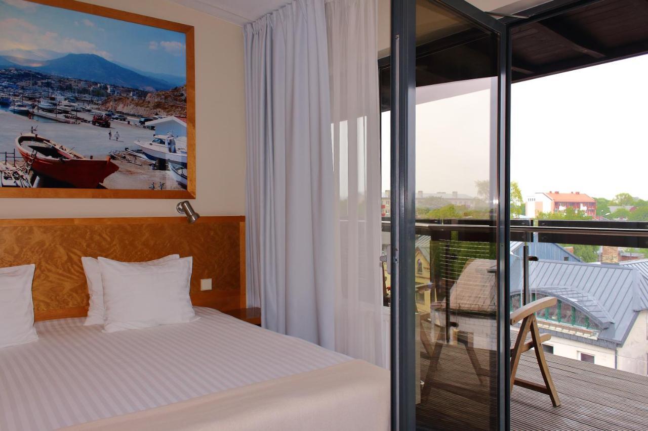 Hotel Kolumbs Liepāja Dış mekan fotoğraf