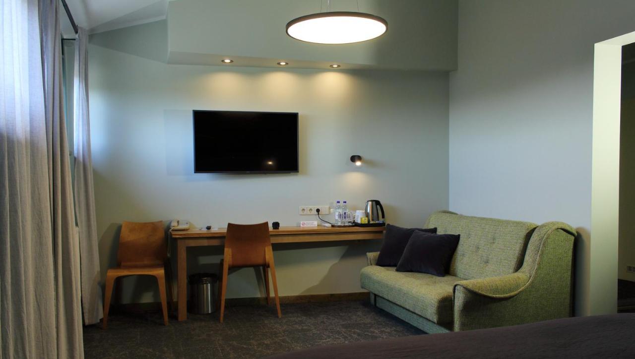 Hotel Kolumbs Liepāja Dış mekan fotoğraf
