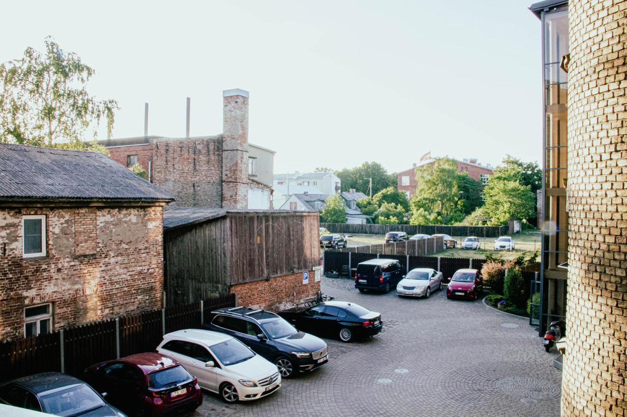 Hotel Kolumbs Liepāja Dış mekan fotoğraf